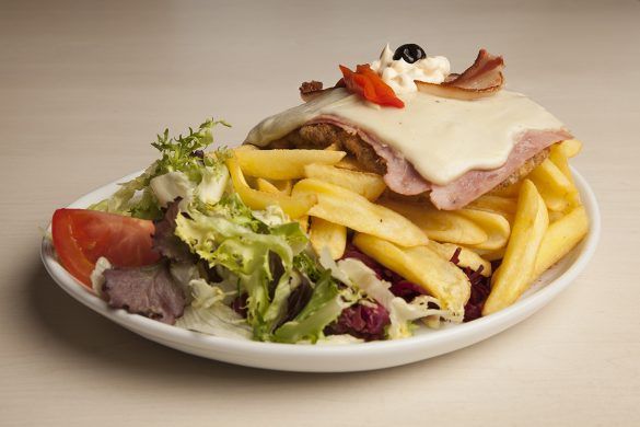 ilanesa napolitana de pollo o ternera