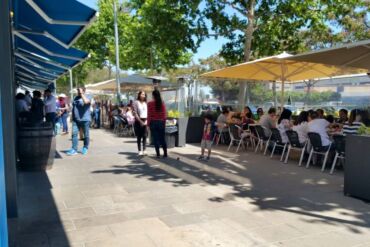 y sombra Terraza Pizza Montevideo Castelldefels